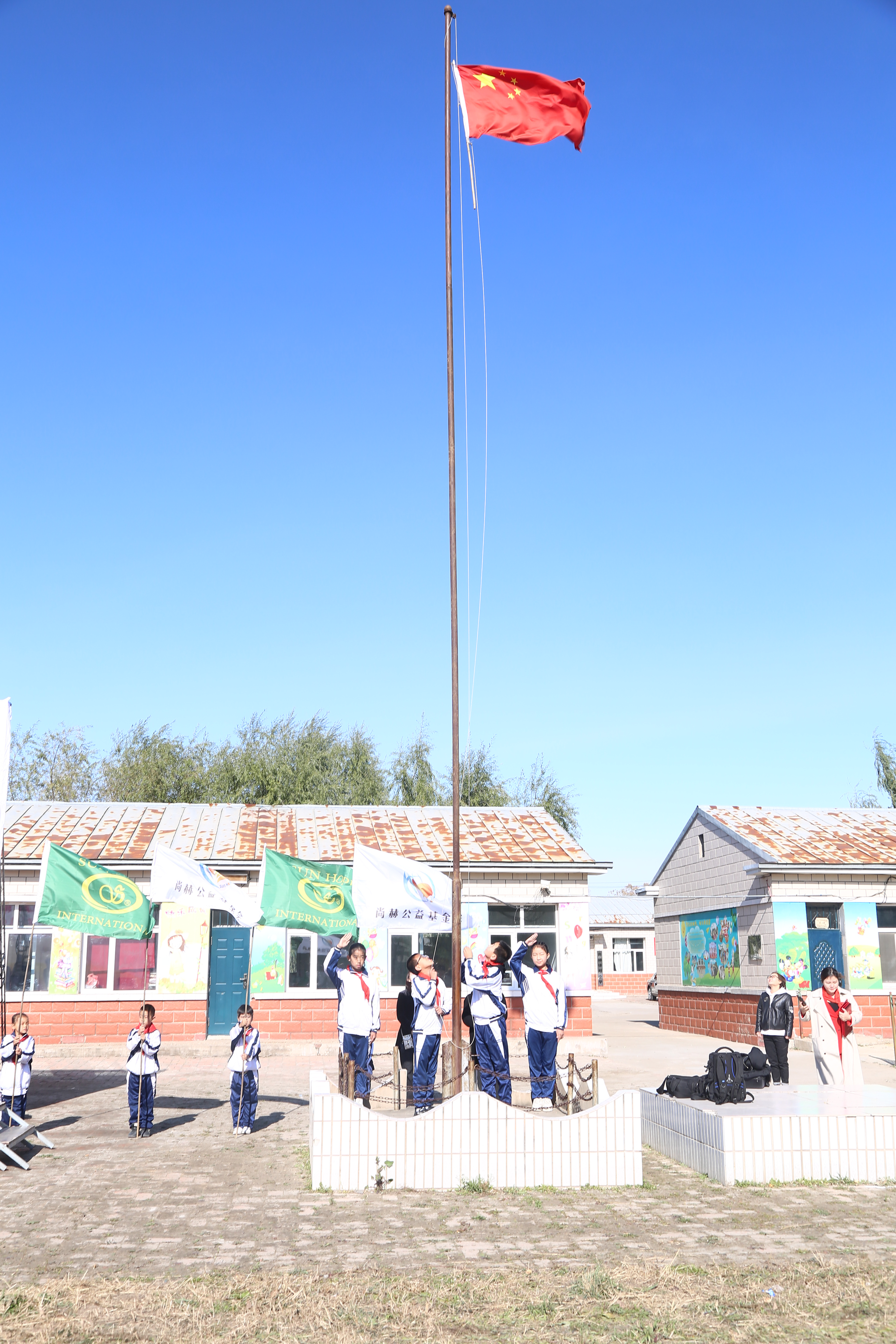 第194所 杜尔伯特蒙古族自治县铁东蜂鸟电竞官网(中国)官方网站徐超小学