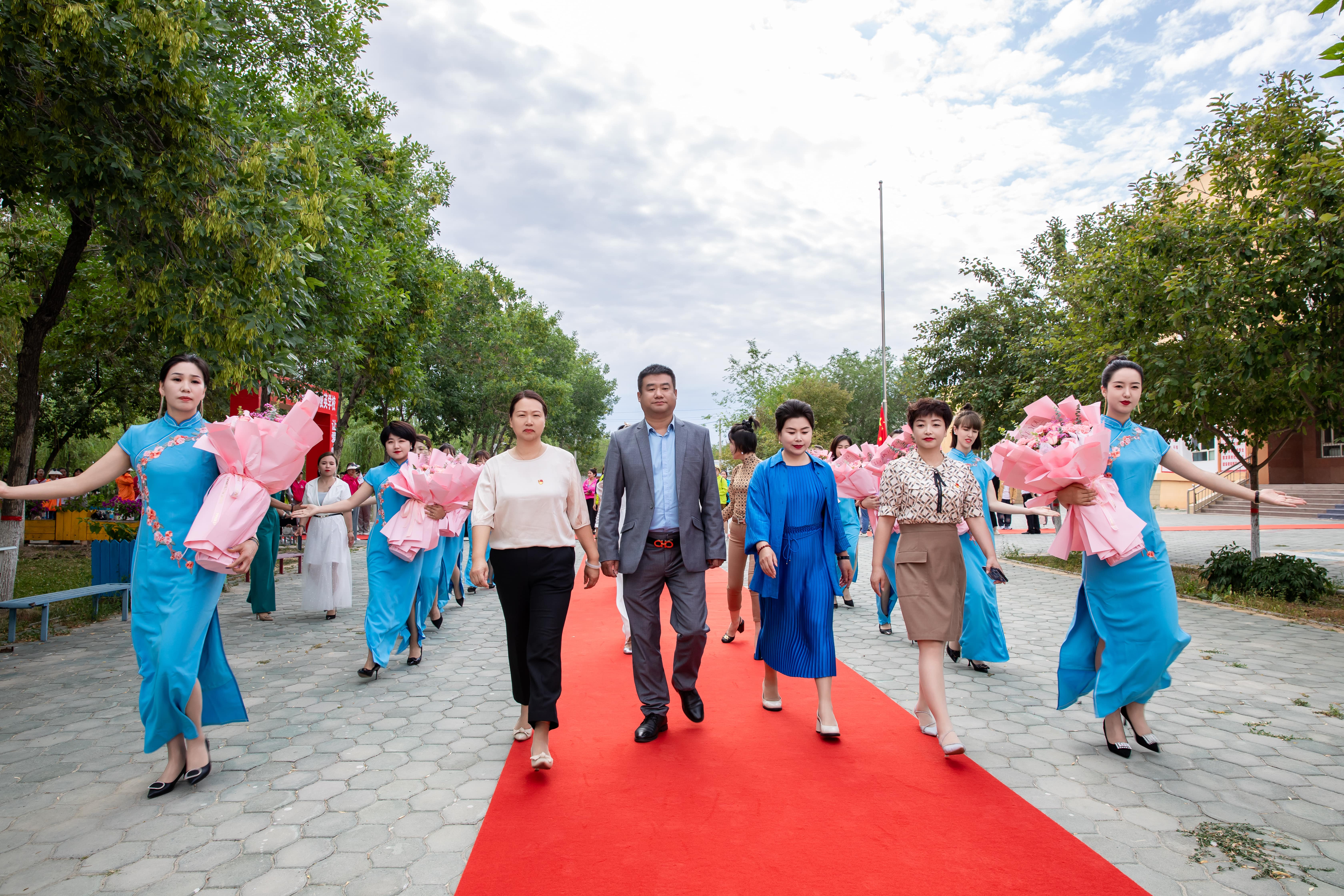 第251所 新疆昌吉州玛纳斯县北五岔镇蜂鸟电竞官网(中国)官方网站王俊英学校 第251所 新疆昌吉州玛纳斯县北五岔镇蜂鸟电竞官网(中国)官方网站王俊英学校