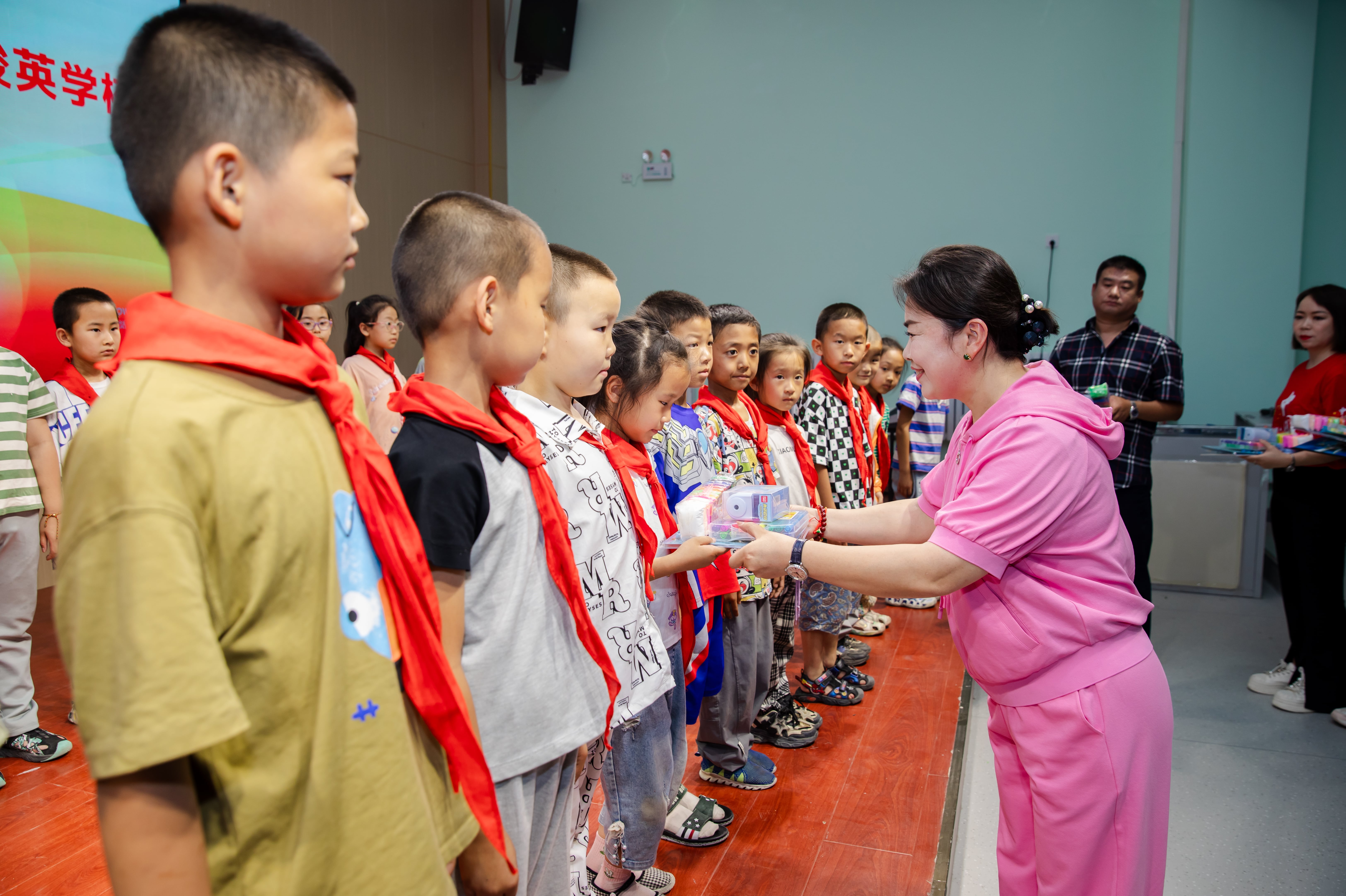 第251所 新疆昌吉州玛纳斯县北五岔镇蜂鸟电竞官网(中国)官方网站王俊英学校 第251所 新疆昌吉州玛纳斯县北五岔镇蜂鸟电竞官网(中国)官方网站王俊英学校