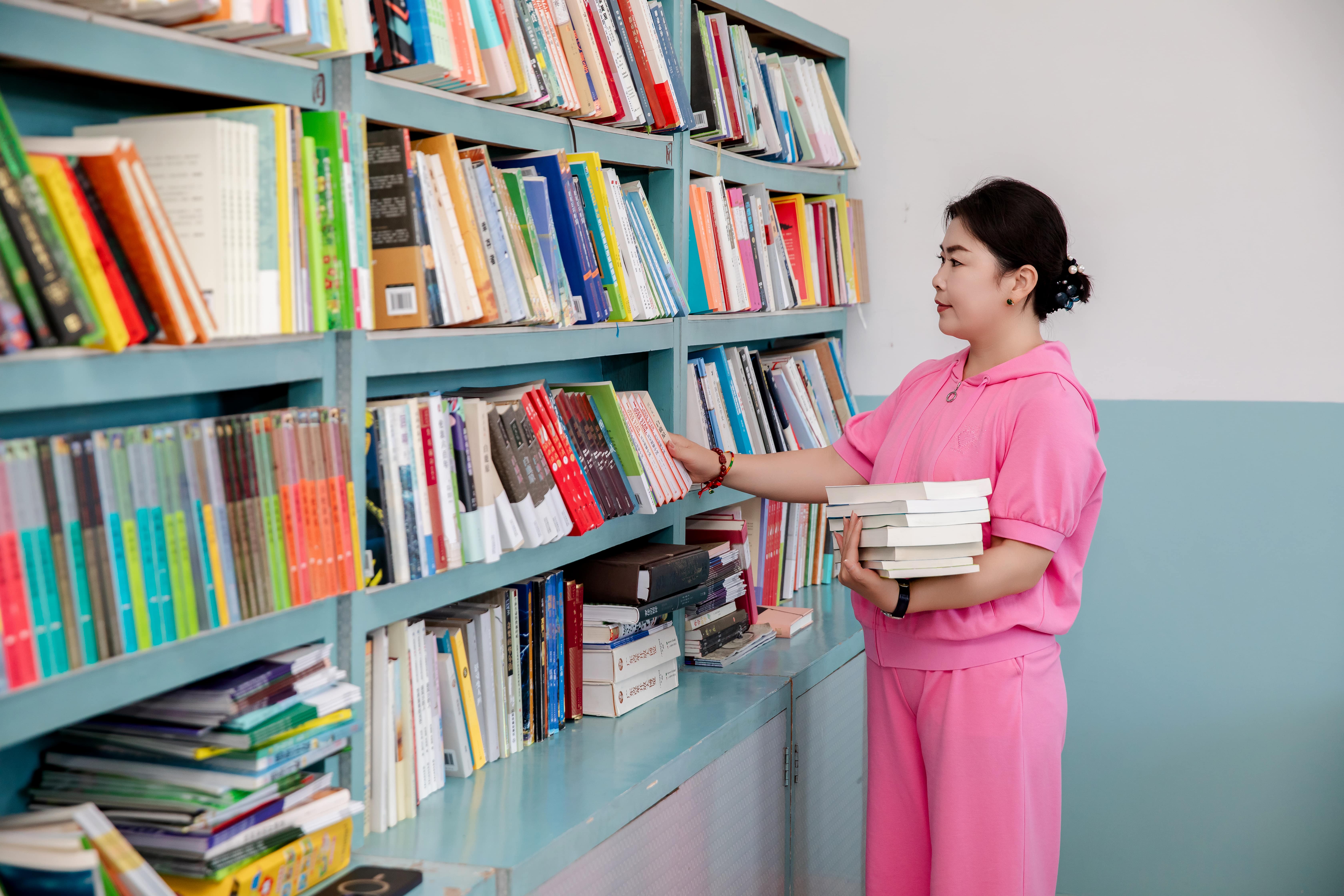 第251所 新疆昌吉州玛纳斯县北五岔镇蜂鸟电竞官网(中国)官方网站王俊英学校 第251所 新疆昌吉州玛纳斯县北五岔镇蜂鸟电竞官网(中国)官方网站王俊英学校